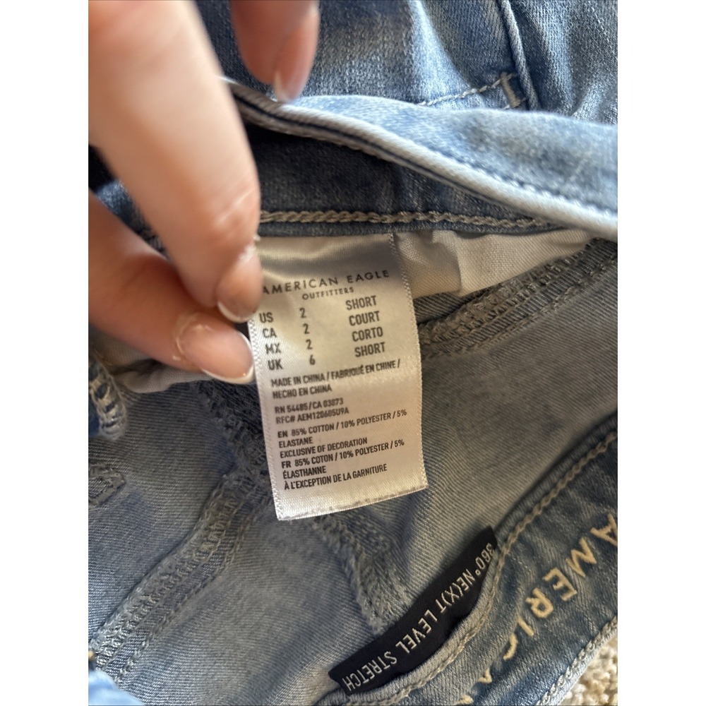 American Eagle Distressed High Rise Jeans Size 2 Short - Picture 4 of 5